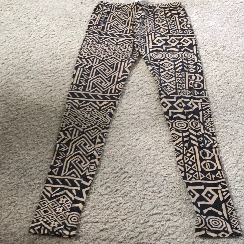 Geometric Design Leggings